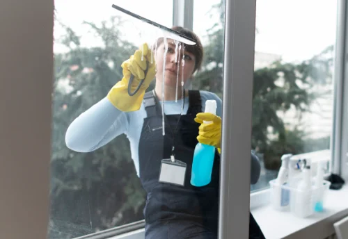 Nettoyage de vitres intérieures et extérieures à Rioux